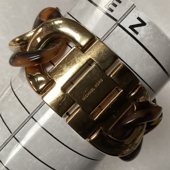 Michael Kors Women’s Runway Twist Chronograph Watch MK-4222 - Picture 8 of 16